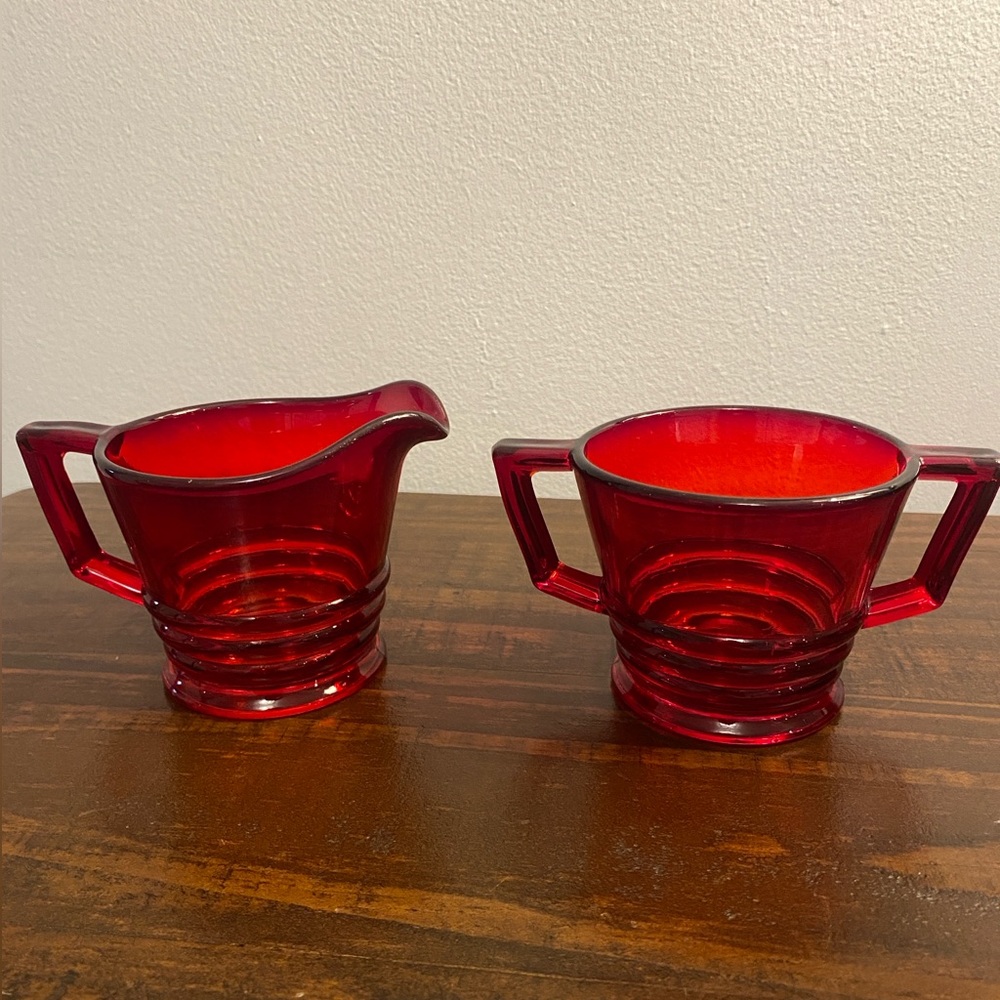 Red Glass Creamer and Sugar Set - vintage